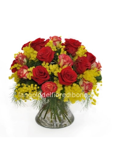Bouquet di 5 rose assortite e mimosa