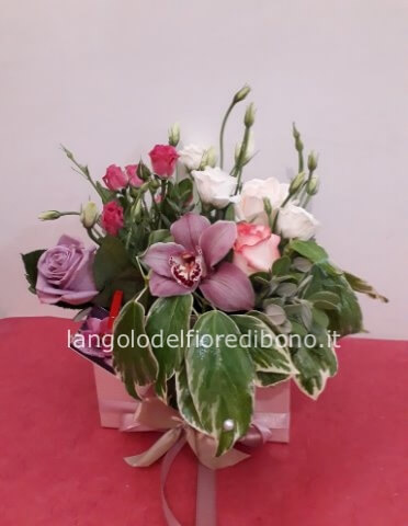 "FLOWER BOX" Con rose fresche